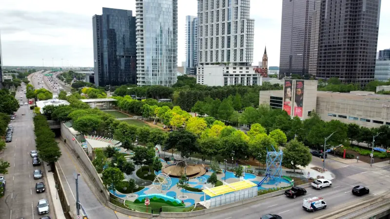 Image of Klyde Warren Park